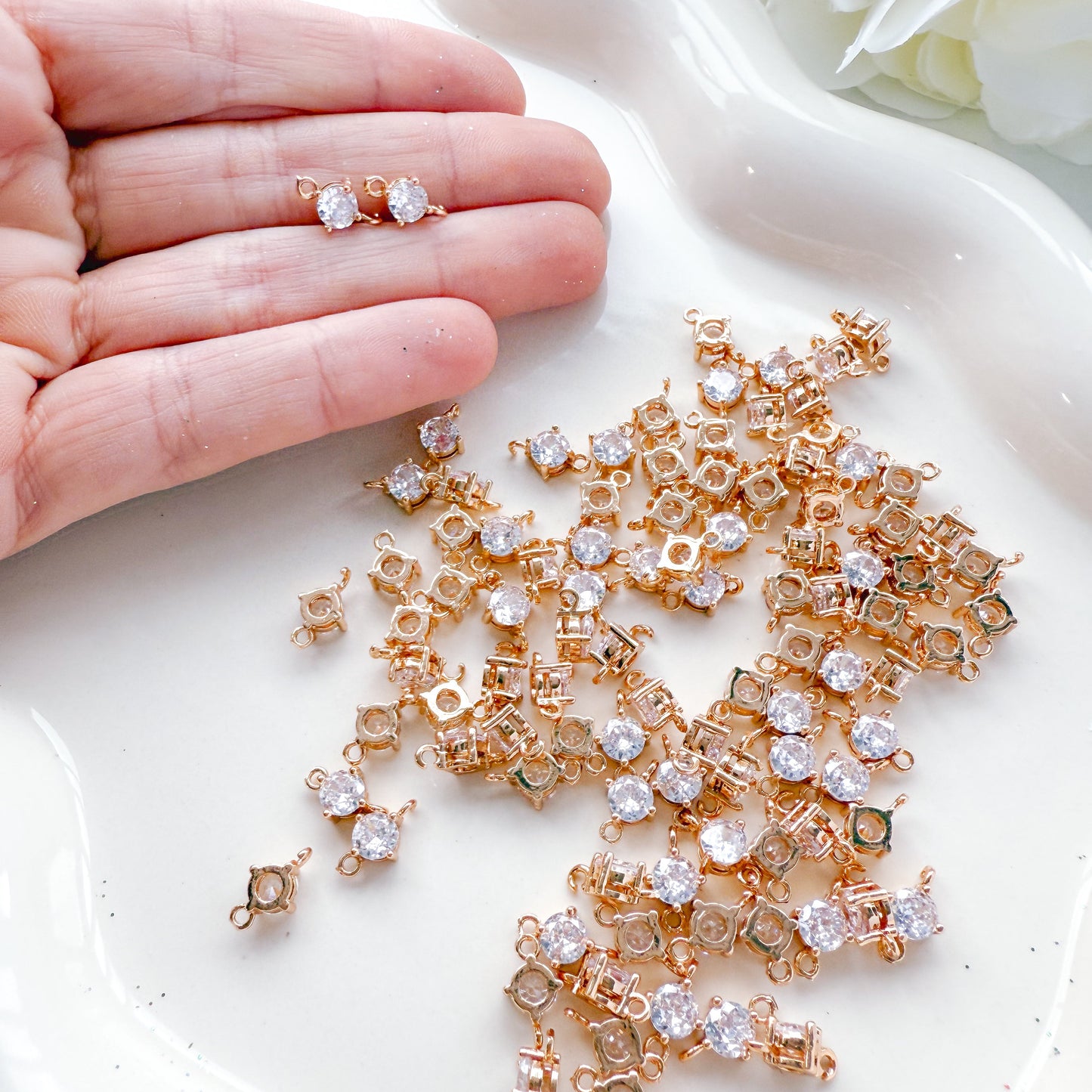 Circle Cz Connector - Forward Facing & Side facing Loops - 10 PIECES - October 2025 Launch