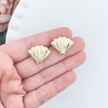 Sea Shell Stud Finding - 10 PIECES - June Launch