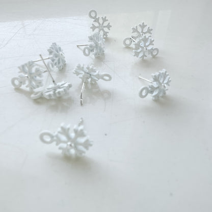 Snowflake Stud Finding - 10 PIECES - OCTOBER LAUNCH