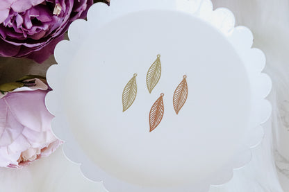 Slim Leaf Charm - 10 PIECES