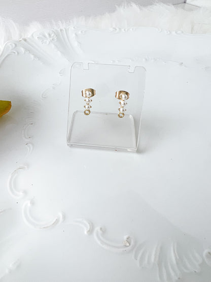 3 Pearl Drop Stud Finding (10 PIECES) - February Launch