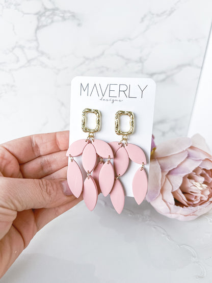 3 Petal Dangle Cutter (2 Pieces) - March Launch