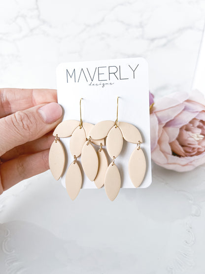 3 Petal Dangle Cutter (2 Pieces) - March Launch