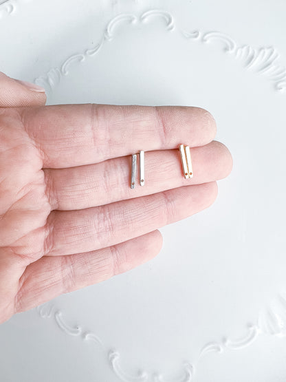 18k HQ Straight Bar Stud Finding - 10 PIECES - March Launch