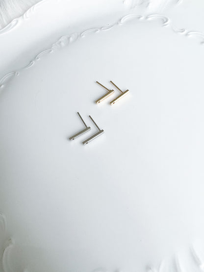 18k HQ Straight Bar Stud Finding - 10 PIECES - March Launch