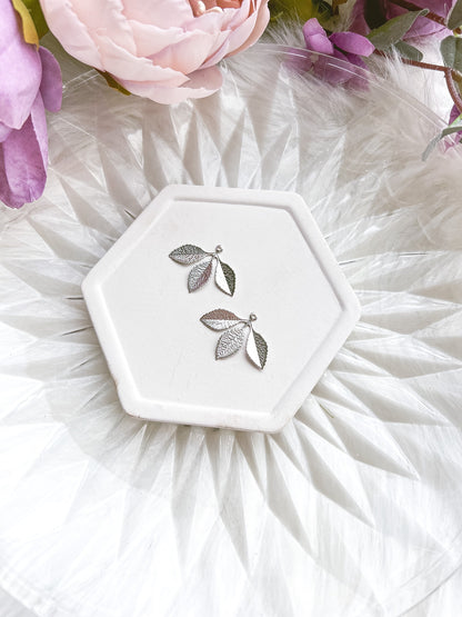 3 Leaf Charm - 10 PIECES