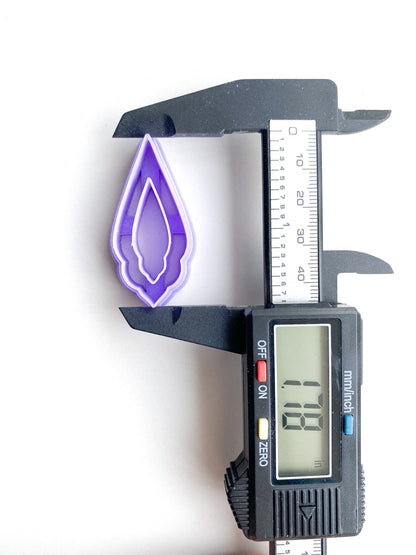 Elegant Teardrop Window Cutter