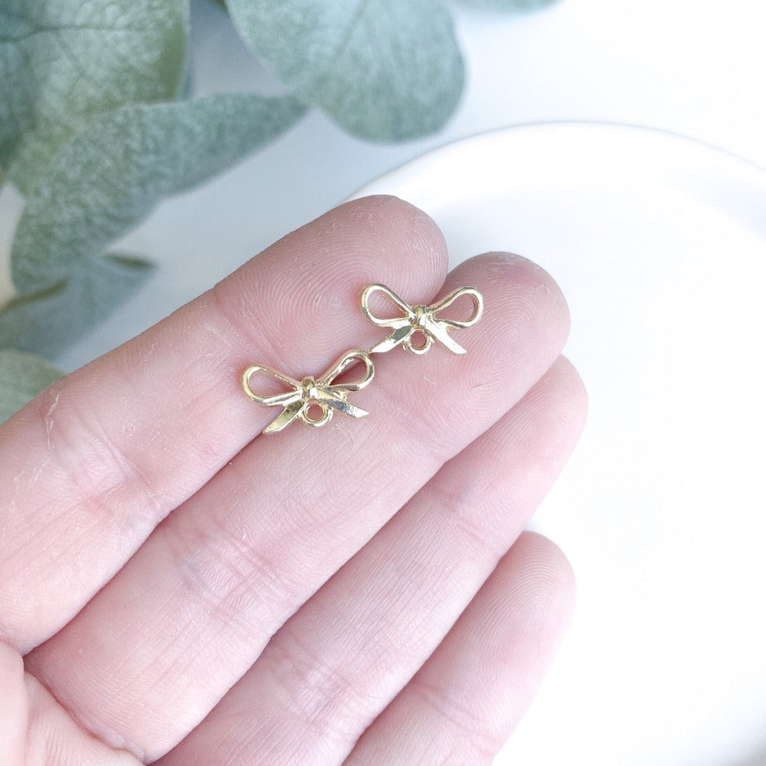 Bow Stud Finding - 10 Pieces