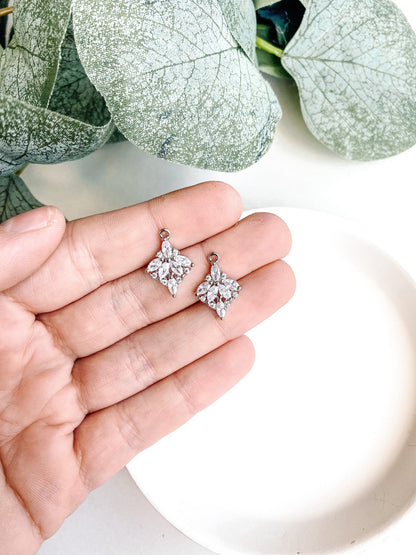 Multi Gem Charm - 10 PIECES