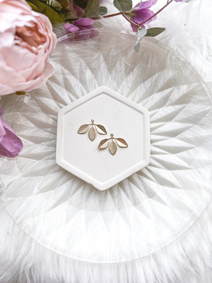 3 Leaf Charm - 10 PIECES