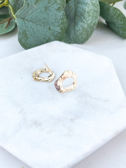 Hammered Open Oval Stud Finding - 10 PIECES