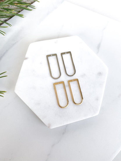 D Shape Charm - 10 pieces