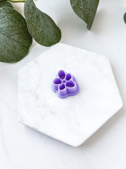 Doodle Daisy Stud Cutter