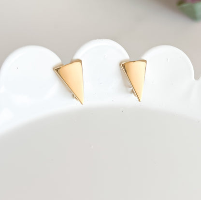 18K Triangle Stud Finding - 10 PIECES
