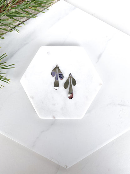 3 Petal charm - 10 Pieces
