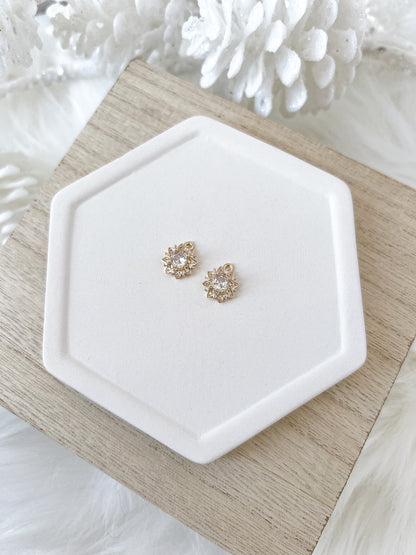 Elegant Circle CZ Charm - 10 PIECES